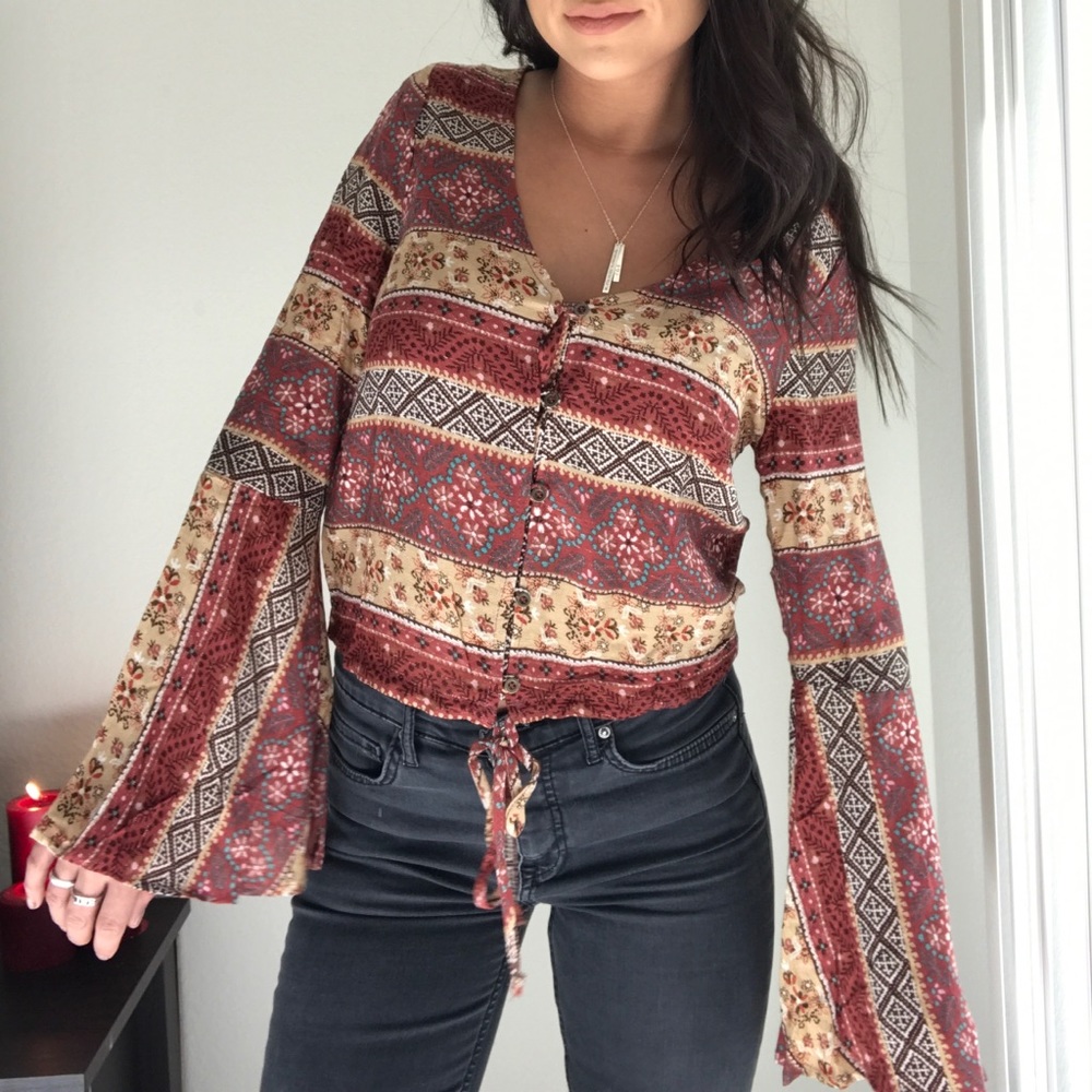 sadie & sage // bell sleeve top